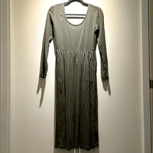 Kotn Scoop Neck Dress in olive, size large